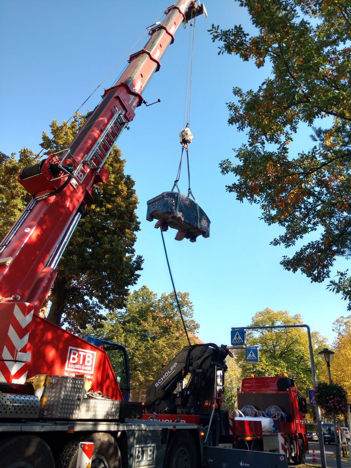 Blaue Möbel - Christine Gersch & Igor Jerschov